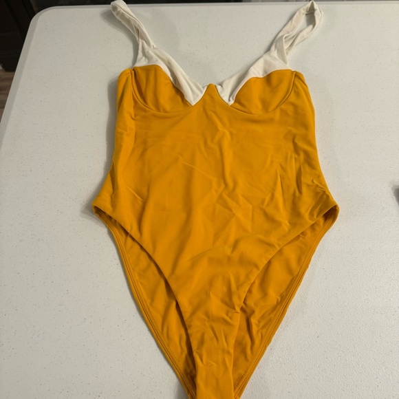 NWT House of Harlow x revolve on piece - Picture 2 of 4